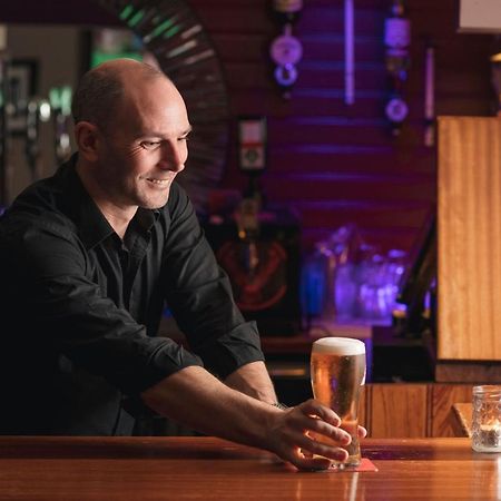 The Wander Inn Bar & Accommodation Kenmare Exteriör bild