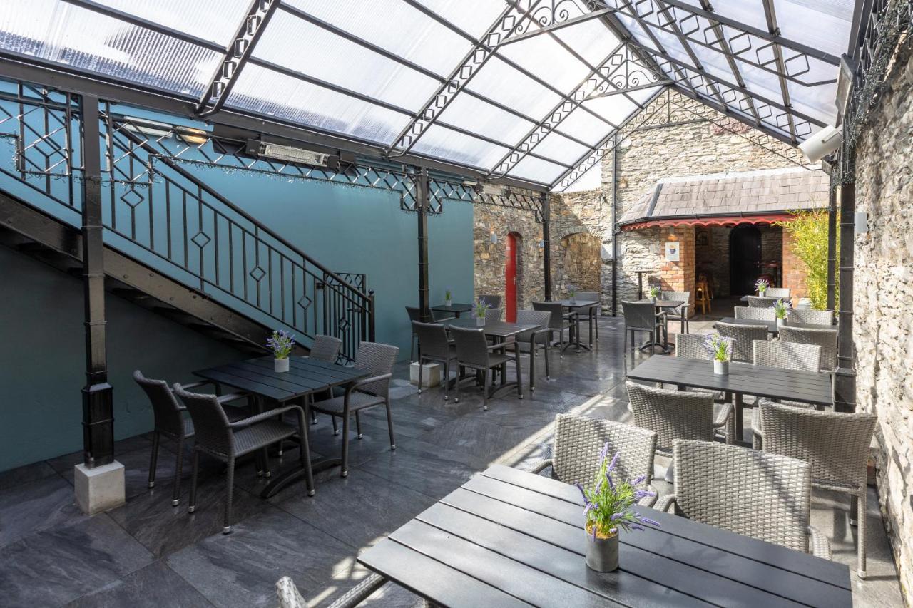 The Wander Inn Bar & Accommodation Kenmare Exteriör bild