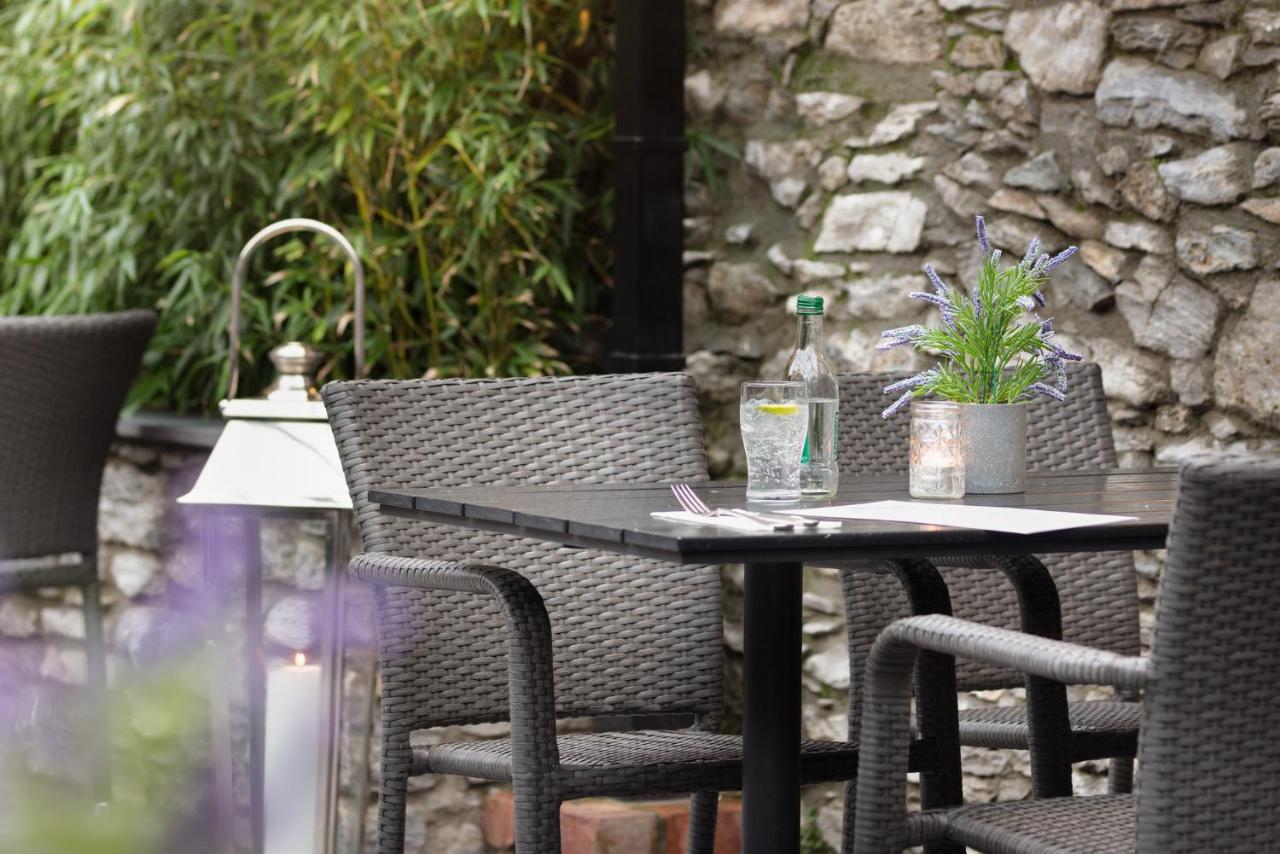 The Wander Inn Bar & Accommodation Kenmare Exteriör bild